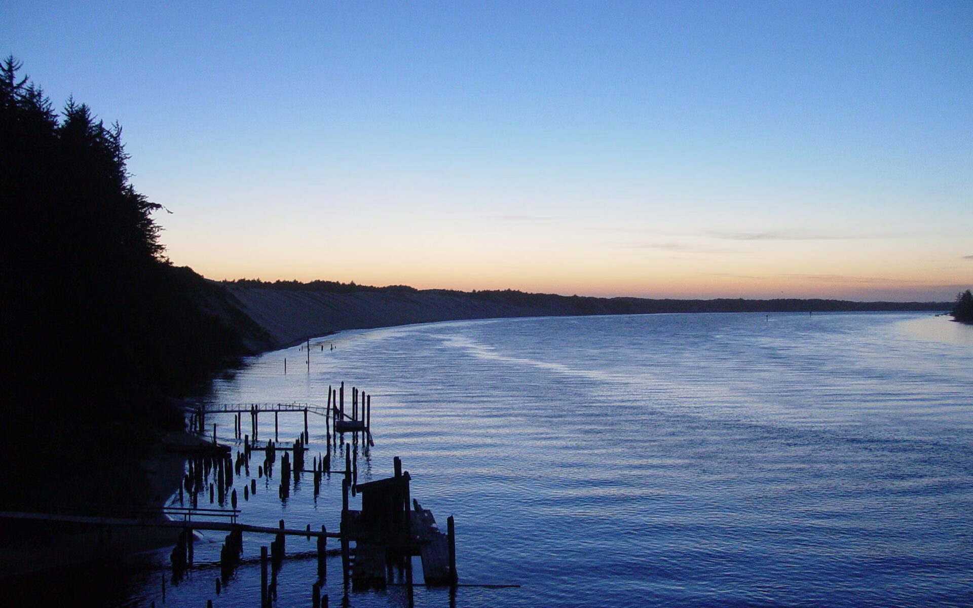 -红魔星光：比利时足球女将与西班牙会师，比利时足球新星