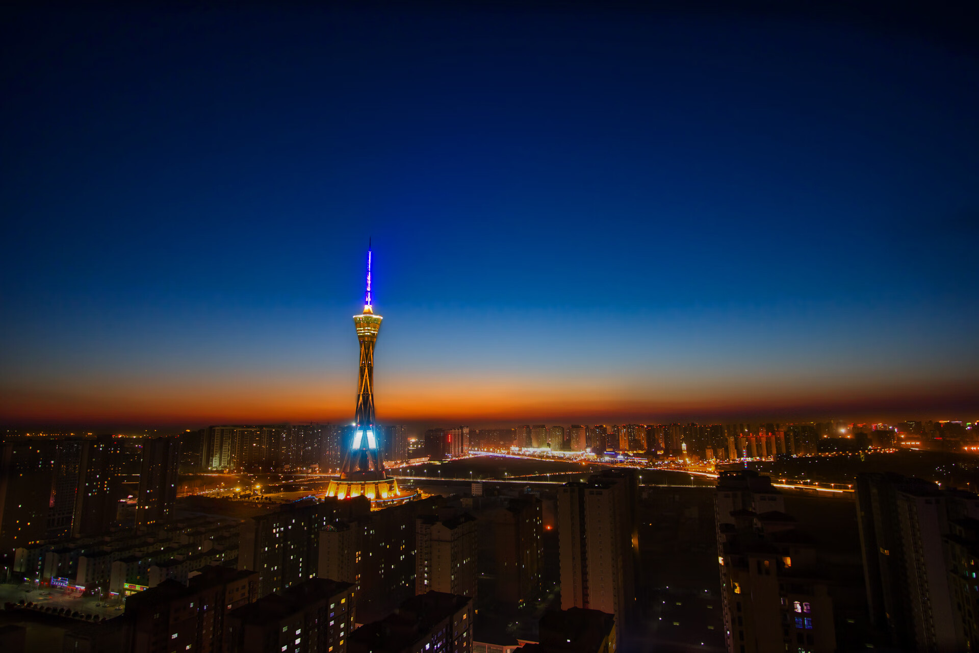 米兰体育官方入口-中国男篮保持高强度训练 提升体能水平，中国男篮身体素质太弱